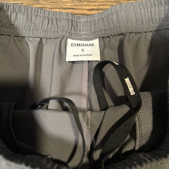 Gymshark Arrival 5” Slim Fit gray shorts size small - Picture 5 of 9